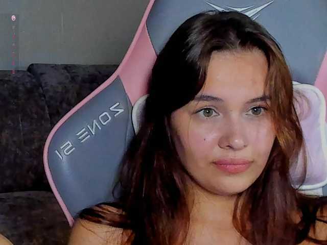 Mia-mit online show from July 30, 5:31 pm