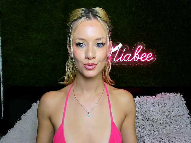 MiaBeeX online show from August 1, 7:58 am