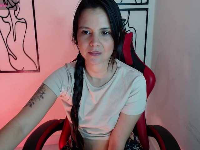 MiaRobinn online show from August 7, 2:39 pm