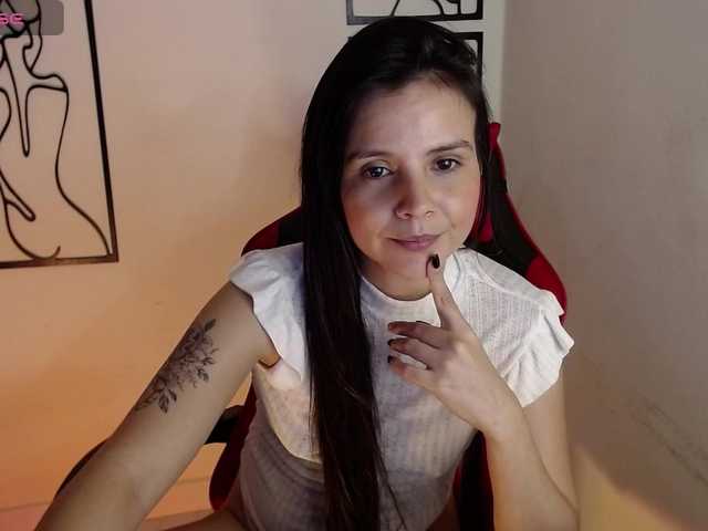 MiaRobinn online show from August 10, 6:31 pm