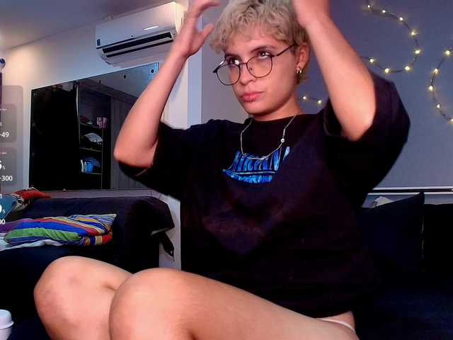 MiaSinclair online show from June 2, 5:21 am
