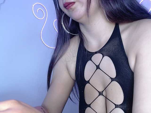 MiaSmiith online show from August 10, 5:25 pm