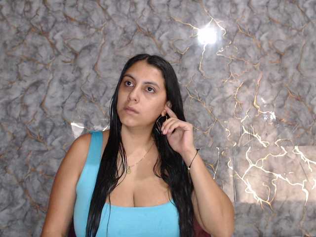 MiaRouse online show from August 5, 9:35 pm