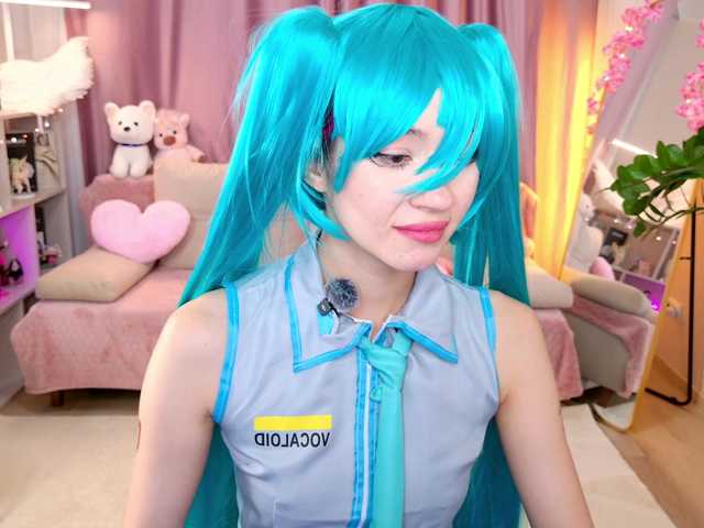 MiiyaCute online show from August 11, 12:45 am