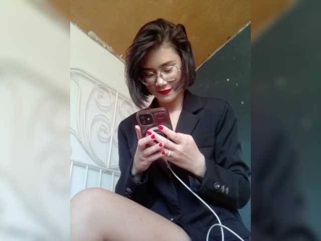 Mikiora online show from August 13, 7:11 am