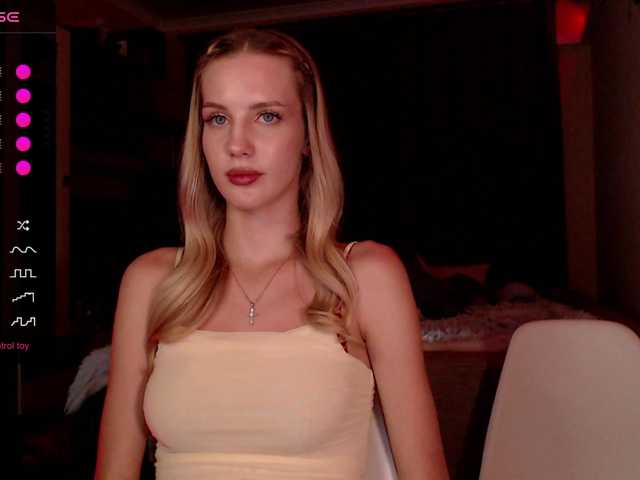 MikkiSweetie online show from July 20, 11:19 pm
