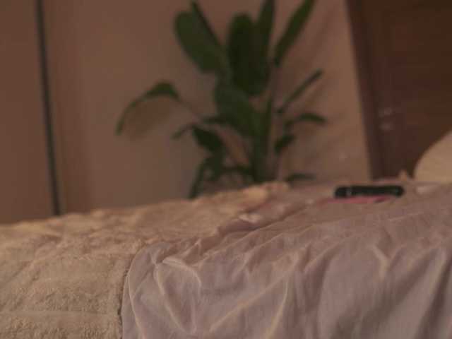 -Lina- online show from August 6, 3:44 pm