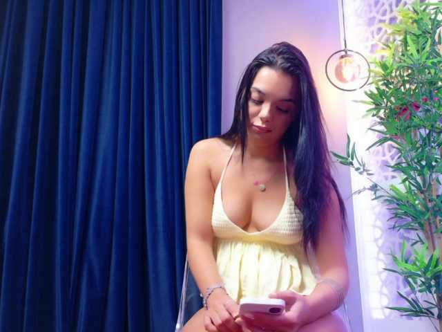 MilaKunnis online show from September 4, 5:11 am