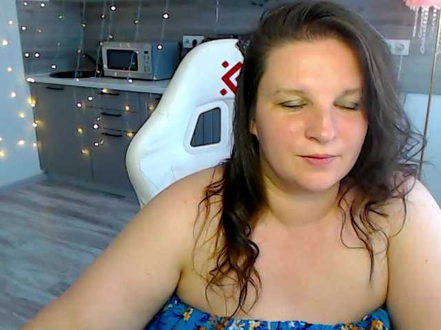MilaLluna online show from August 5, 1:31 pm