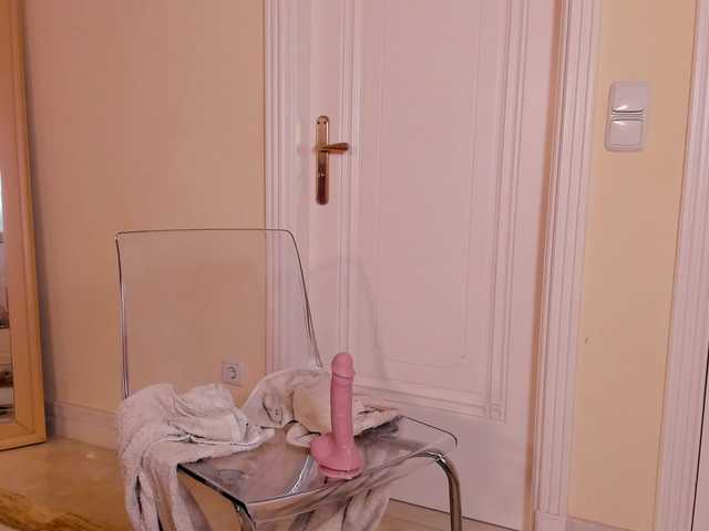 Milagoddesss online show from August 14, 7:06 pm