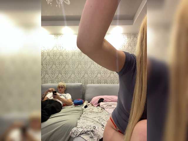 MilanaMike1 online show from August 12, 7:49 pm
