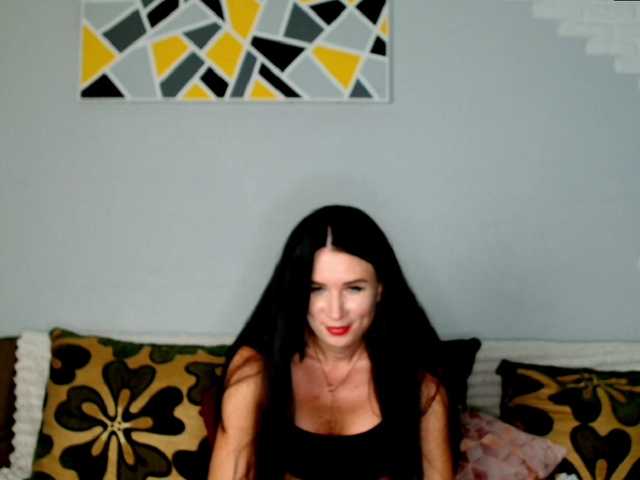 MilfLunna online show from August 5, 3:32 pm