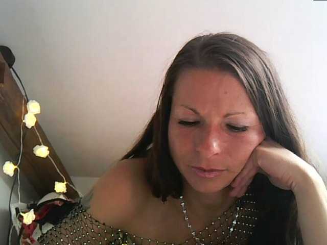 MilfNinna online show from July 28, 9:37 am