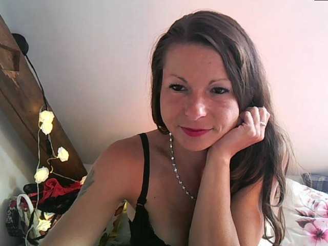 MilfNinna online show from August 2, 9:16 am