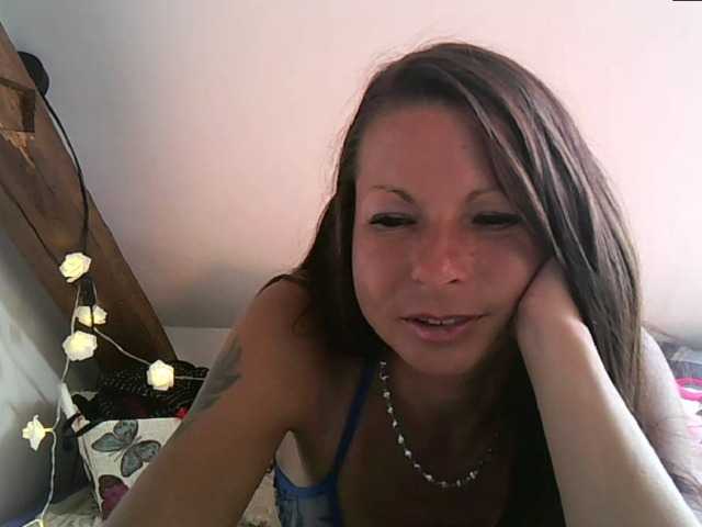MilfNinna online show from August 7, 9:31 am