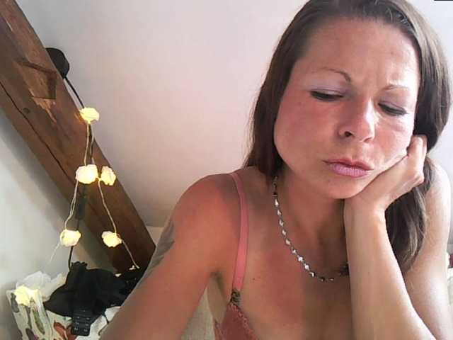 MilfNinna online show from August 12, 9:00 am