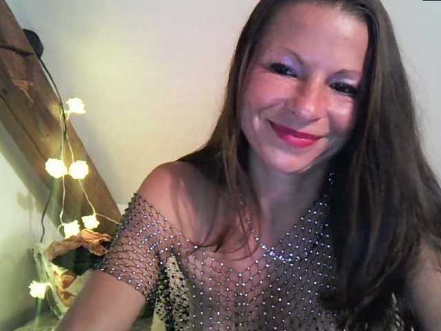 MilfNinna online show from August 15, 12:58 am