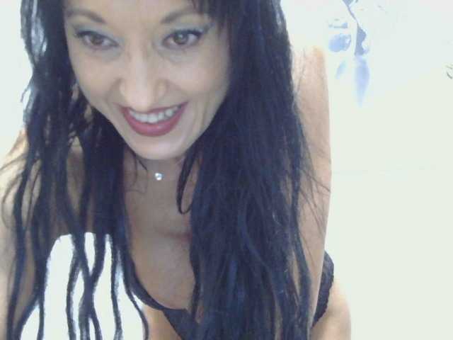 MilfSindy online show from July 9, 6:46 pm
