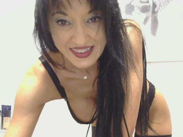 MilfSindy online show from July 18, 4:30 pm
