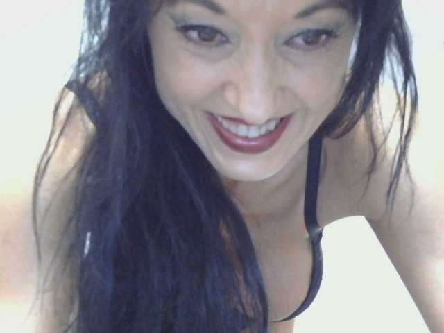 MilfSindy online show from July 19, 4:31 pm