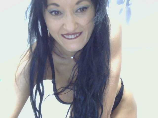 MilfSindy online show from August 4, 5:54 pm
