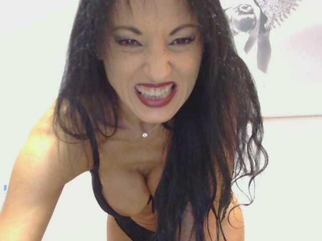 MilfSindy online show from August 12, 10:50 am