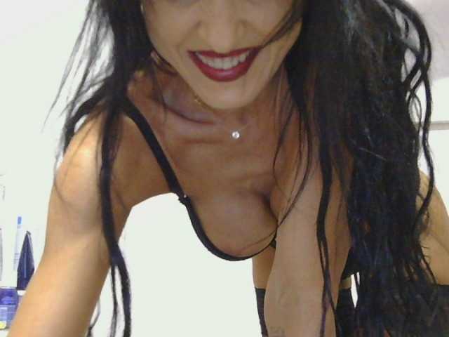 MilfSindy online show from August 13, 5:38 pm