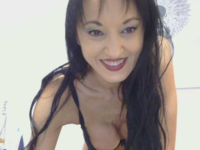 MilfSindy online show from August 14, 11:25 am
