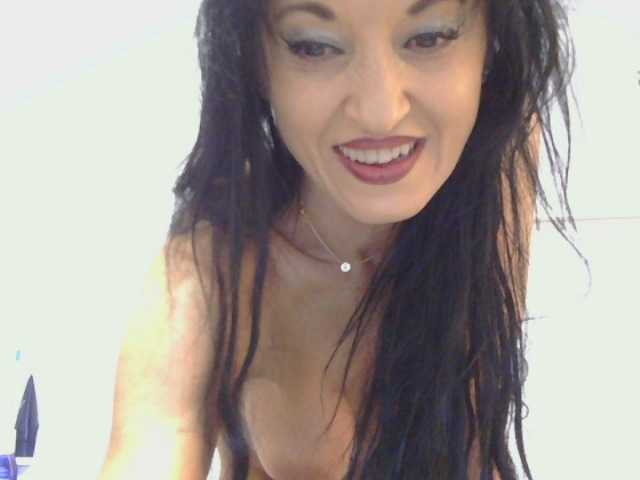 MilfSindy online show from August 15, 12:09 pm