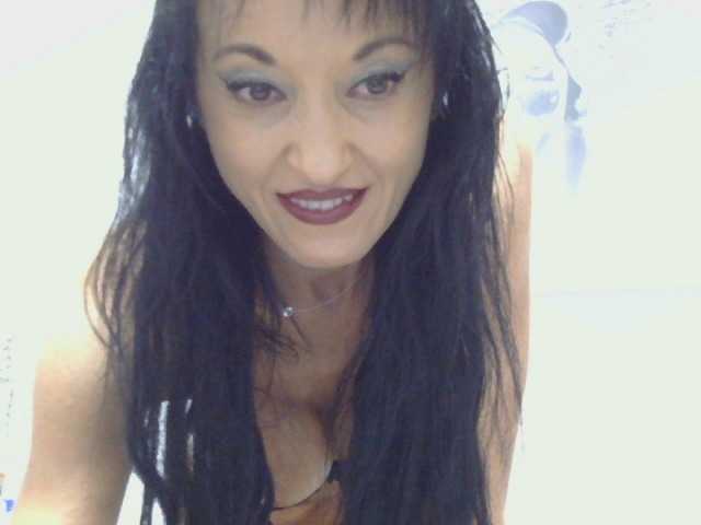 MilfSindy online show from August 15, 5:17 pm