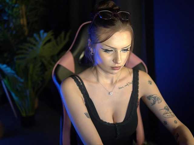 Millimii online show from August 17, 4:34 pm