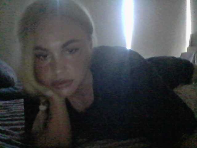 Millisa13 online show from May 31, 9:50 pm