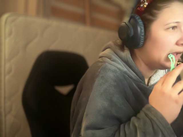 Minettesexy24 online show from April 7, 10:20 am