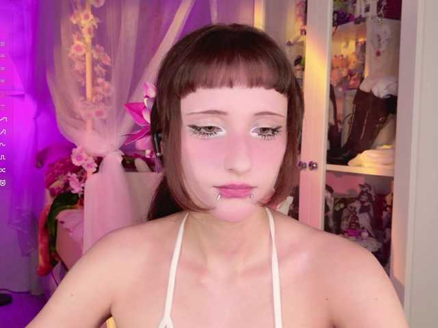 MiraJade online show from August 1, 3:40 pm