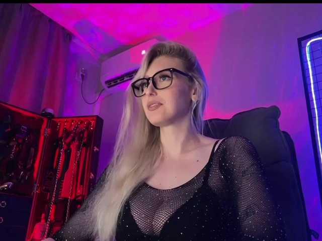 Miss-Liya online show from July 31, 9:42 pm