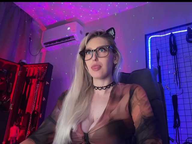 Miss-Liya online show from August 12, 1:08 am