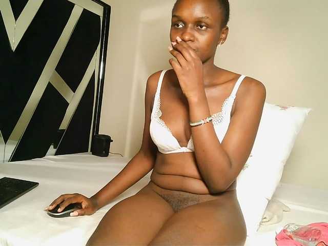MissEbonyZ online show from August 8, 9:37 pm