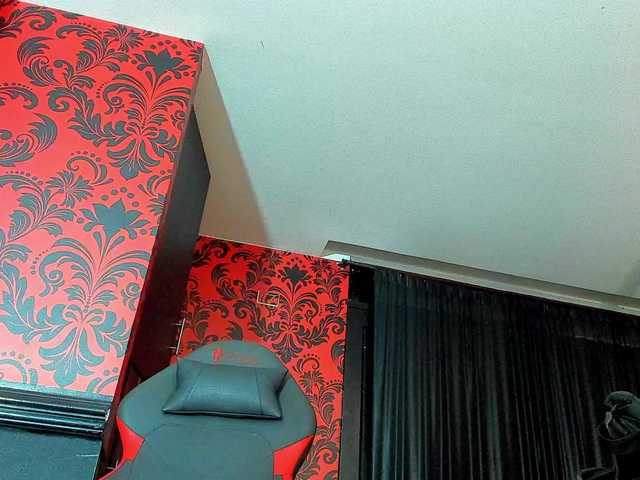 MissKathyFox online show from August 12, 8:00 pm