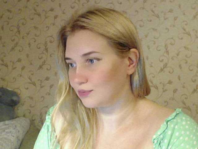 MissLilyAbrams online show from August 1, 8:04 pm