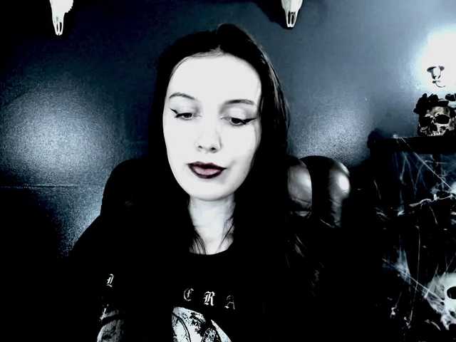 MissToxic online show from August 4, 9:23 pm