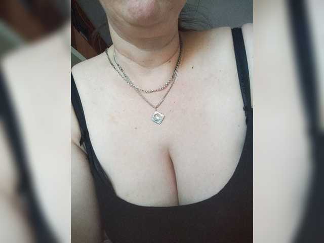 MissieLorrie online show from August 6, 5:56 pm