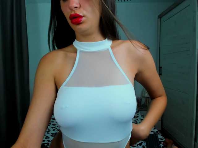 Misskarla01 online show from August 11, 8:55 pm