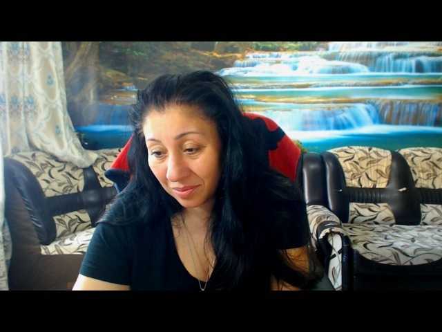 MoistMady online show from June 9, 6:09 am