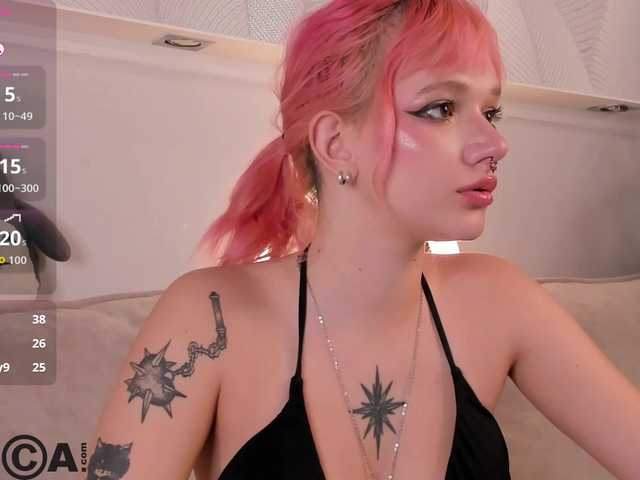 Molly-Platt online show from August 6, 3:11 pm