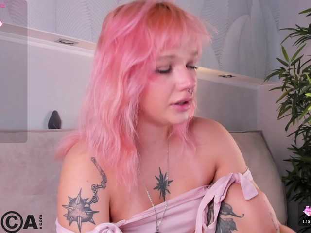 Molly-Platt online show from August 9, 9:21 am