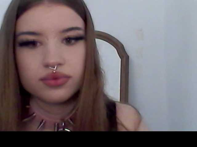 MollyLolly online show from August 4, 8:39 pm