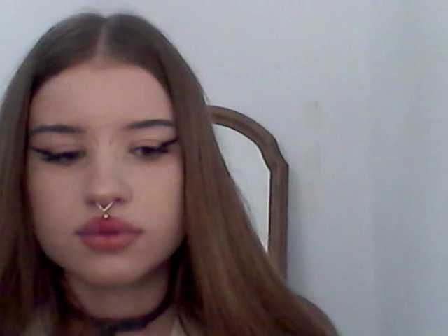 MollyLolly online show from August 5, 5:11 pm