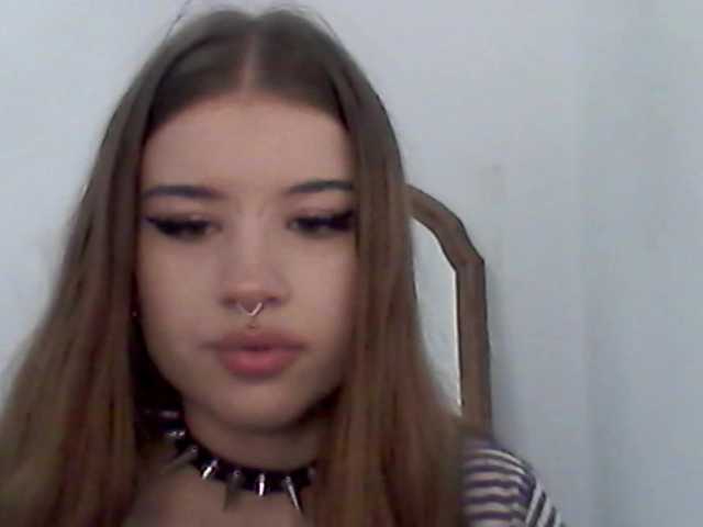 MollyLolly online show from August 11, 6:32 pm