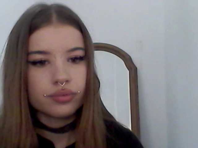 MollyLolly online show from August 12, 10:01 pm