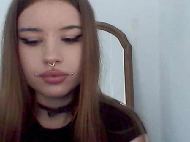 MollyLolly online show from August 13, 9:40 pm